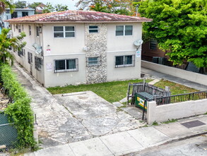 1029 NW 2nd St in Miami, FL - Building Photo - Building Photo