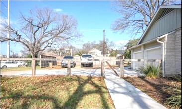 1415 Newfield Ln in Austin, TX - Building Photo - Building Photo