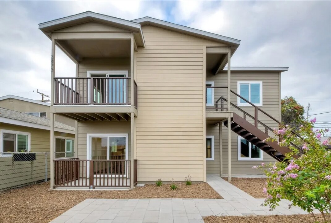 2873 L St in San Diego, CA - Building Photo