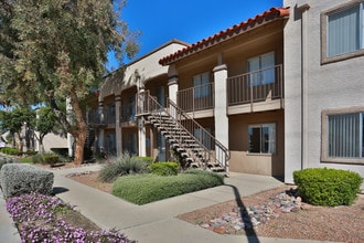 Somerset Place Apartments in Tucson, AZ - Foto de edificio - Building Photo