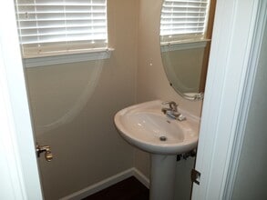 592 Mission De Oro Dr in Redding, CA - Building Photo - Building Photo