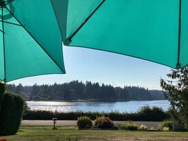 15965 Euclid Ave NE in Bainbridge Island, WA - Building Photo