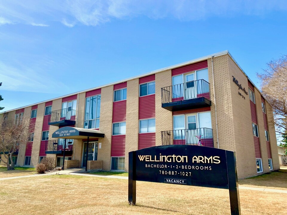 Wellington Arms in Edmonton, AB - Building Photo