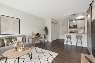 Center Square Apartments in Doylestown, PA - Building Photo