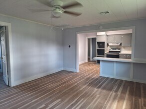 3405 N Redlands Rd in Stillwater, OK - Foto de edificio - Building Photo