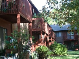 Mossy Oaks Village in Beaufort, SC - Building Photo