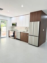 524 NE 65th St in Miami, FL - Building Photo - Building Photo