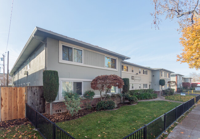 David Avenue Apartments in San Jose, CA - Foto de edificio - Building Photo