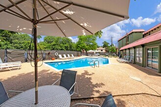 Kensington Court in Austin, TX - Foto de edificio - Building Photo