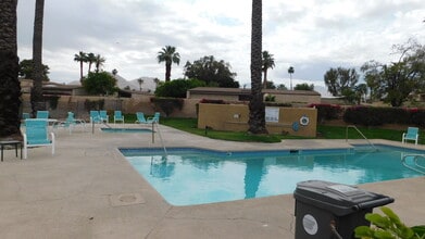 74193 Santa Rosa Cir, Unit Santa Rosa Condo in Palm Desert, CA - Foto de edificio - Building Photo