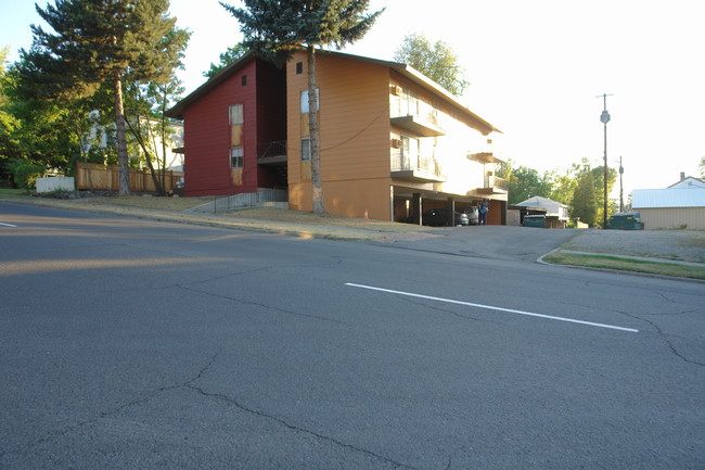 Timber Ridge Apartments in Spokane, WA - Foto de edificio - Building Photo