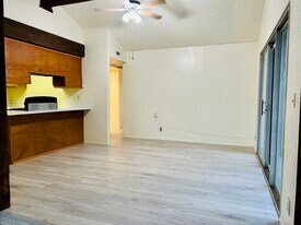 2930 Lerwick Rd in Sacramento, CA - Building Photo