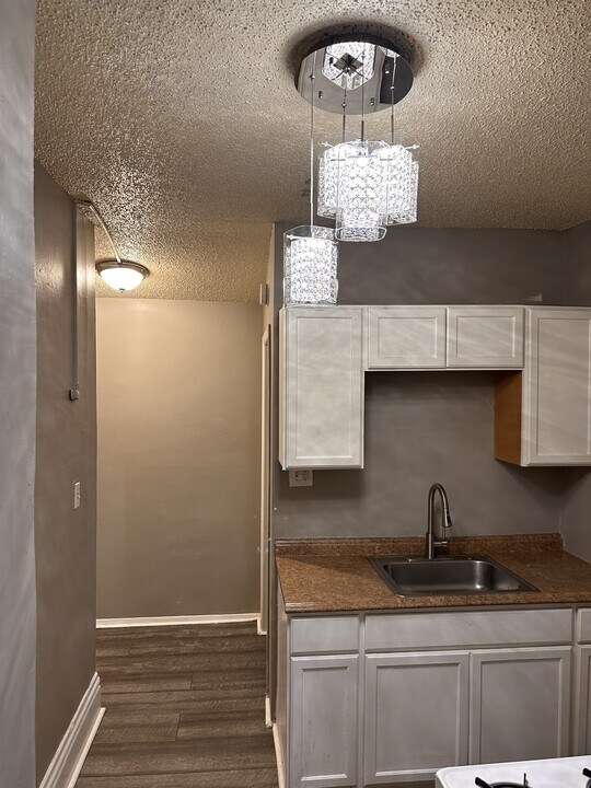 330 Raymond St in Elgin, IL - Building Photo