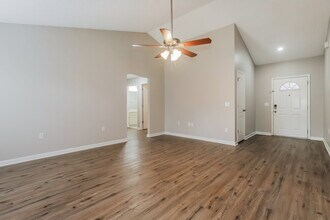 839 Greenbelt Cir in Brandon, FL - Building Photo - Building Photo