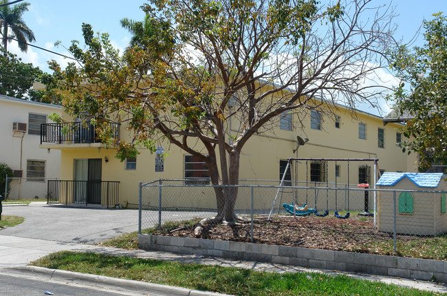 1360 SW 3rd St in Miami, FL - Building Photo - Building Photo