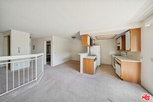 1519 N Martel Ave in Los Angeles, CA - Building Photo