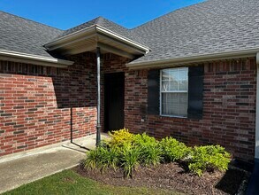 2728 Ryan Rd in Lake Charles, LA - Building Photo - Building Photo