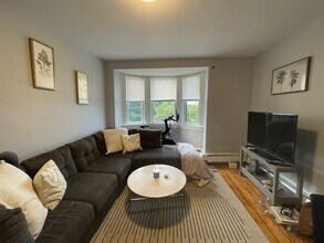 811 E Broadway, Unit #3 in Boston, MA - Building Photo - Building Photo