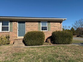 840 Lynnwood Way in Bowling Green, KY - Building Photo