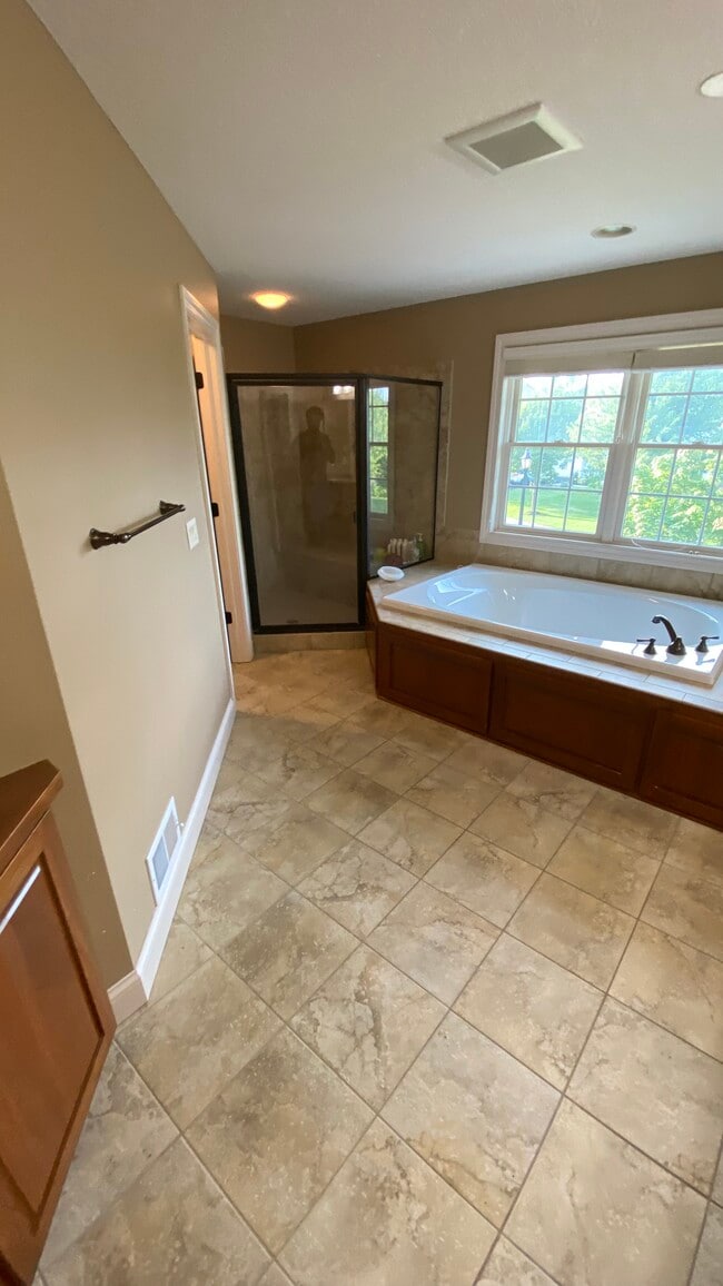 10694 Maple Blvd in Woodbury, MN - Building Photo - Building Photo
