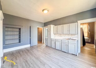 506 E McClure Ave in Peoria, IL - Building Photo - Building Photo