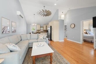 6 Richmond Dr in Westerly, RI - Building Photo - Building Photo