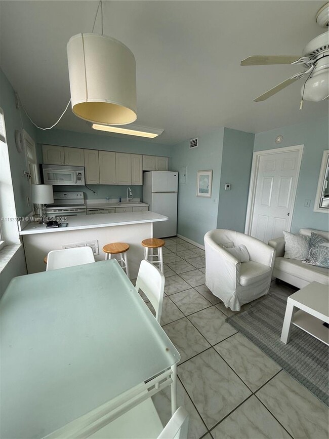 2600 N Surf Rd in Hollywood, FL - Building Photo - Building Photo