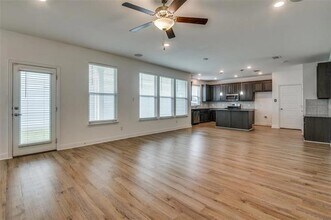 3716 Prague Mews in Dallas, TX - Building Photo - Building Photo