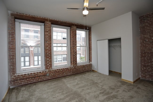 The Landings at River Market Loft & Apartments in Kansas City, MO - Building Photo - Interior Photo