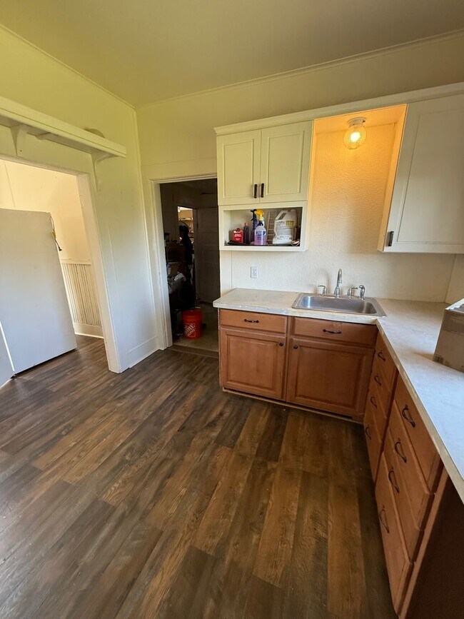 property at 2101 Simpson Ave