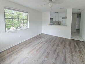 6617 SW 10th St in Miami, FL - Building Photo - Building Photo