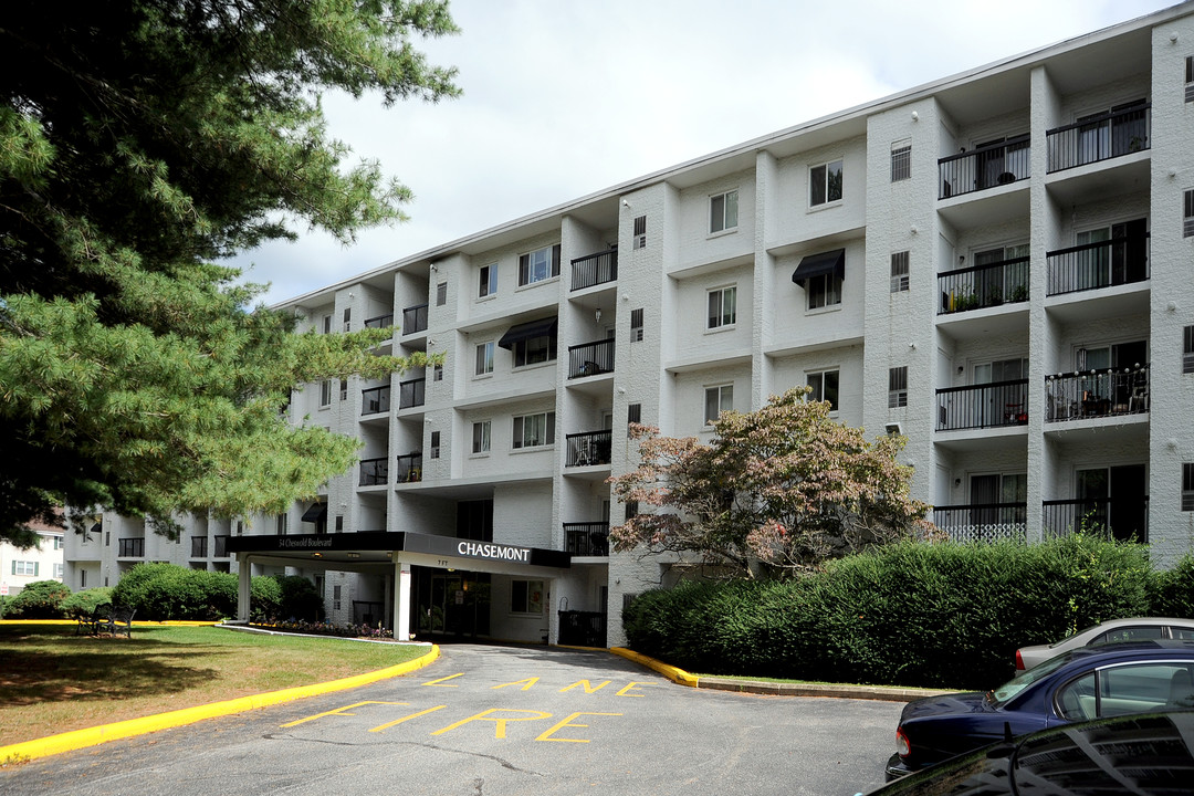 Chasemont Apartments in Newark, DE - Building Photo