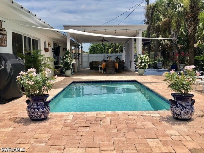 property at 283 Cypress Way W