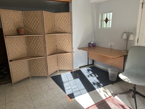 469 W Avenue 37, Unit Studio in Los Angeles, CA - Foto de edificio - Building Photo