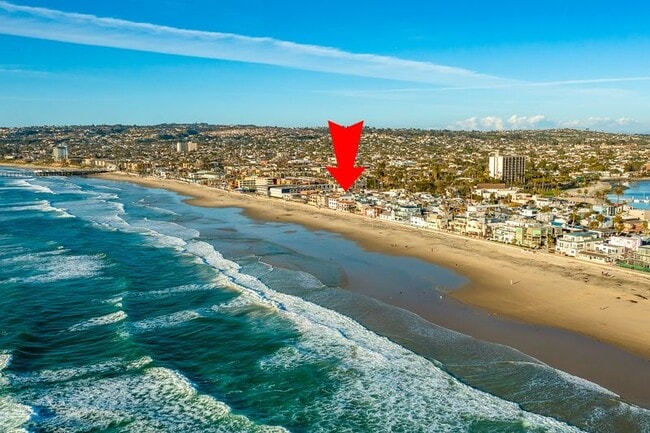 731 Zanzibar Ct, Unit #B in San Diego, CA - Foto de edificio - Building Photo