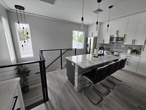 8797 Rose Way in Seminole, FL - Building Photo - Building Photo