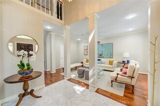 1526 Forest Home Dr in Houston, TX - Building Photo - Building Photo