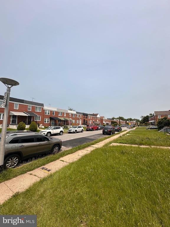 3725-FLOOR-3725-FLOO1 Bonview Ave in Baltimore, MD - Building Photo - Building Photo