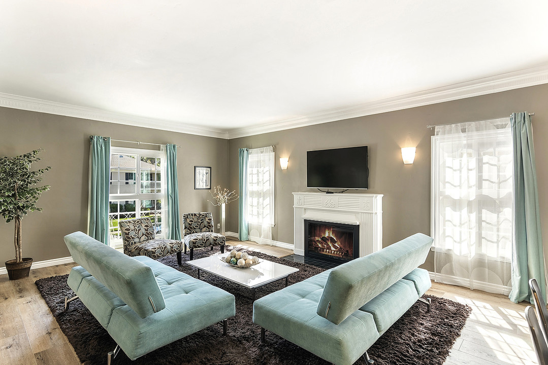 217 Poinsettia S Pl, Unit 217 in Los Angeles, CA - Building Photo