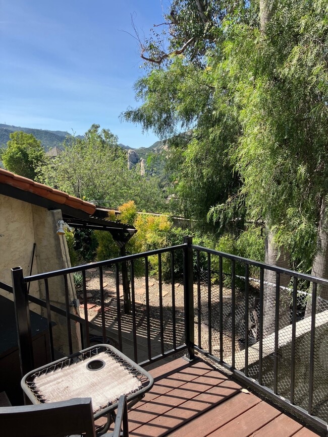 22933 Portage Cir Dr, Unit B