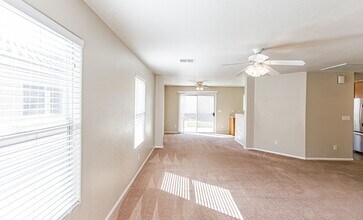 9575 Green Spruce St in Las Vegas, NV - Building Photo - Building Photo