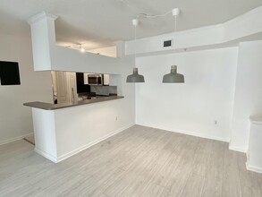 17125 N Bay Rd in Sunny Isles Beach, FL - Building Photo - Building Photo