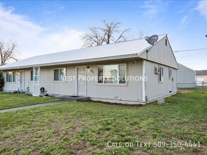 1211 Vandenburg Ave in Moses Lake, WA - Building Photo - Building Photo