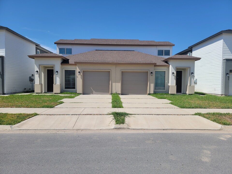 2019 Diamond Dr in Brownsville, TX - Building Photo