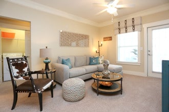 Riverside Parc in Atlanta, GA - Building Photo - Interior Photo