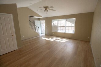 5340 Godas Cir in Columbia, MO - Foto de edificio - Building Photo