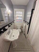 8402 Flower Ave, Unit 3 in Takoma Park, MD - Foto de edificio - Building Photo