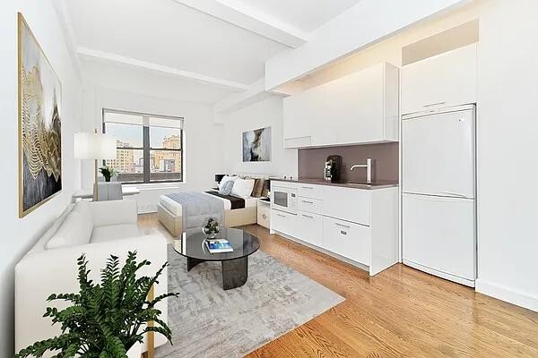 property at 212 W 91st St