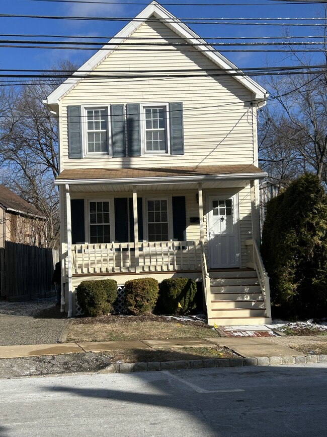 22 Cook Ave in Madison, NJ - Foto de edificio - Building Photo