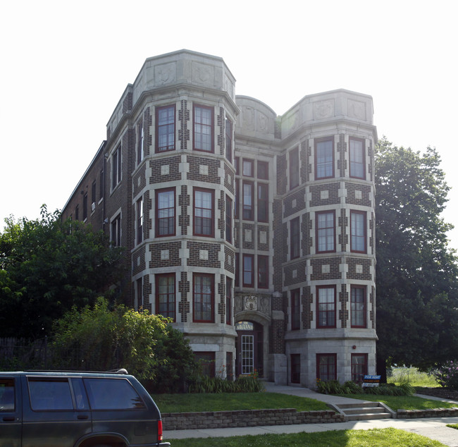 Savannah Apartments in Detroit, MI - Building Photo - Building Photo